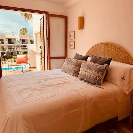 Apartment Charming Penthouse With Stunning Seaview