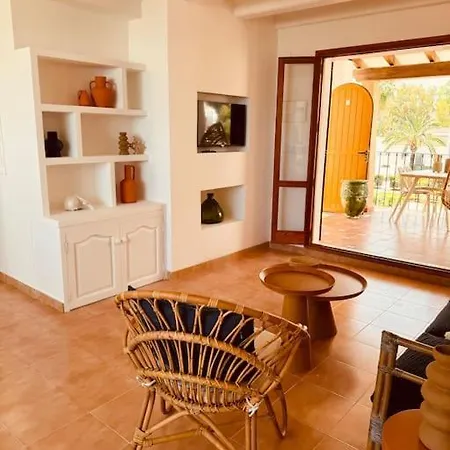 Charming Penthouse With Stunning Seaview Apartment *